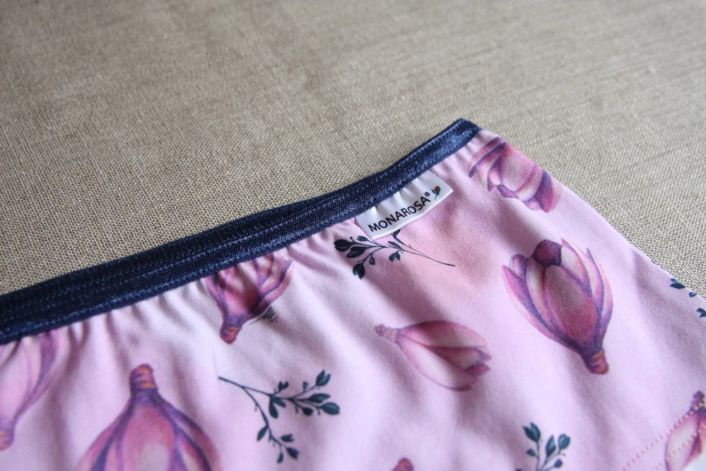 kalhotky high Purple flowers