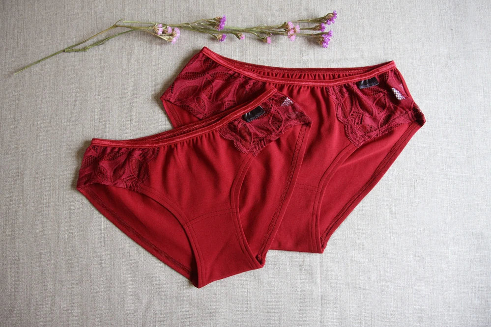 Kalhotky Bordó s krajkou